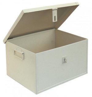 1915 - Chest Style With Handles And Pad Lock Hasp (18 X 14 X 10)